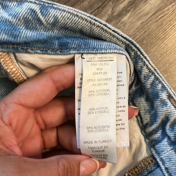 Good American distressed jeans. - Picture 4 of 4